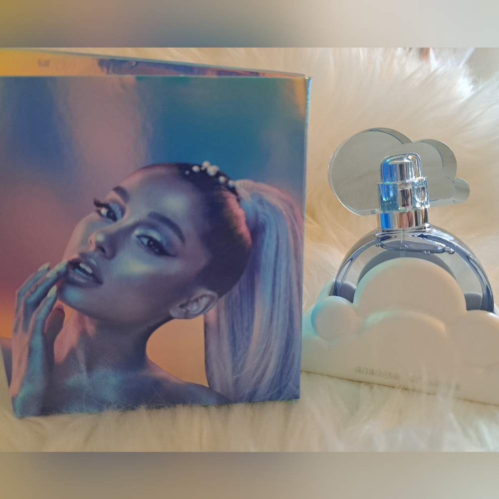 Ariana Grande perfume